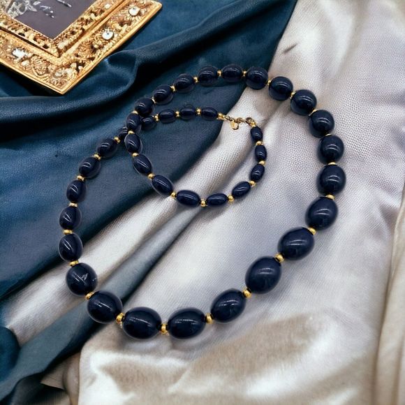 Monet Classic Beaded Necklace Vintage Navy Blue Gold Tone Spacer Classy Lucite - Picture 4 of 10